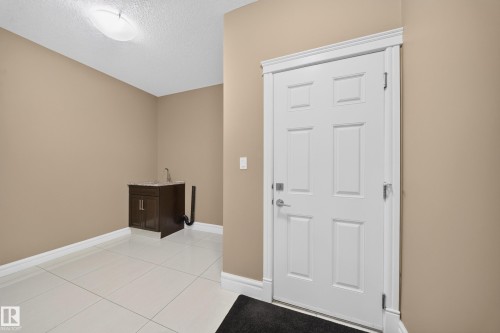 7103 168 Avenue Nw, Edmonton, AB - Indoor Photo Showing Other Room