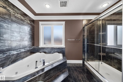 7103 168 Avenue Nw, Edmonton, AB - Indoor Photo Showing Bathroom