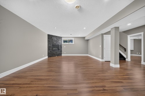 7103 168 Avenue Nw, Edmonton, AB - Indoor Photo Showing Other Room