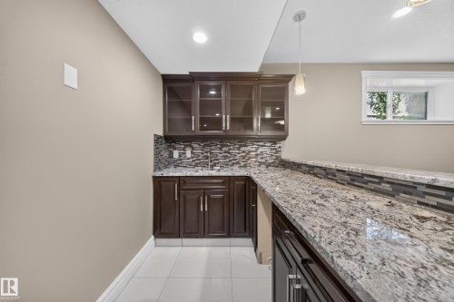 7103 168 Avenue Nw, Edmonton, AB - Indoor