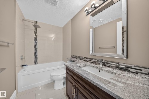 7103 168 Avenue Nw, Edmonton, AB - Indoor Photo Showing Bathroom