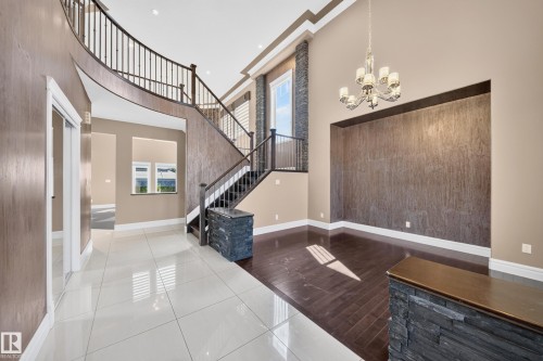 7103 168 Avenue Nw, Edmonton, AB - Indoor Photo Showing Other Room