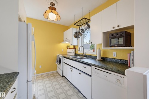 11635 126 Street Nw, Edmonton, AB - Indoor Photo Showing Kitchen With Double Sink