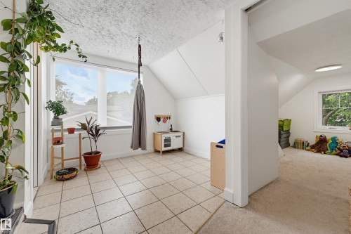 11635 126 Street Nw, Edmonton, AB - Indoor Photo Showing Other Room