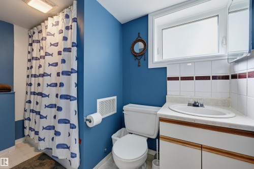 11635 126 Street Nw, Edmonton, AB - Indoor Photo Showing Bathroom