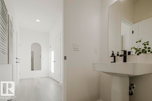 921 17 Avenue Nw, Edmonton, AB - Indoor Photo Showing Other Room