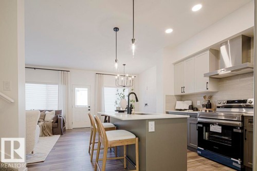 921 17 Avenue Nw, Edmonton, AB - Indoor Photo Showing Kitchen With Upgraded Kitchen