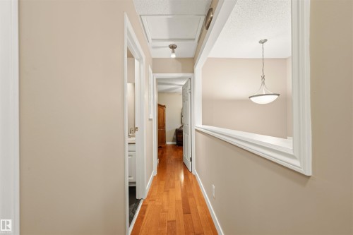 618 Willow Court Nw, Edmonton, AB - Indoor Photo Showing Other Room