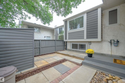 618 Willow Court Nw, Edmonton, AB - Outdoor With Exterior