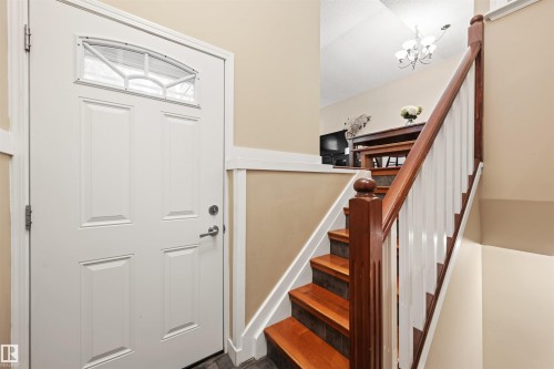 618 Willow Court Nw, Edmonton, AB - Indoor Photo Showing Other Room
