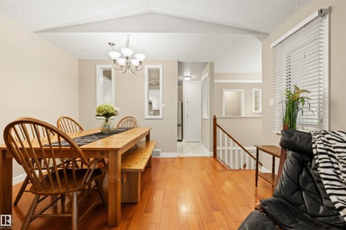 618 Willow Court Nw, Edmonton, AB - Indoor Photo Showing Dining Room