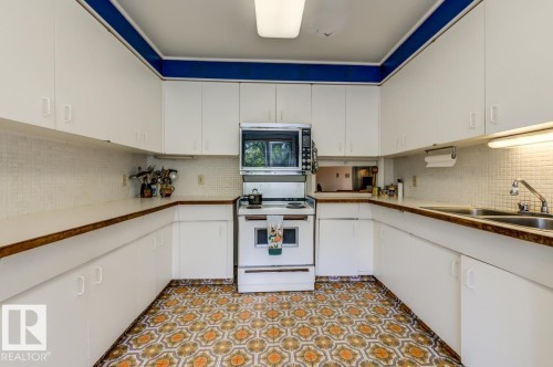 9511 141 St Nw, Edmonton, AB 