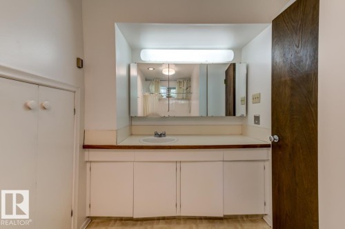 9511 141 St Nw, Edmonton, AB 