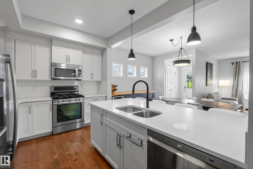 21711 99 Avenue Nw, Edmonton, AB - Indoor Photo Showing Kitchen With Double Sink With Upgraded Kitchen
