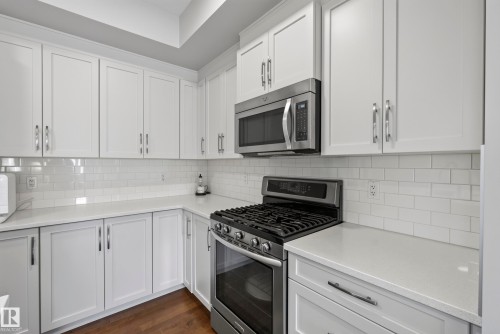 21711 99 Avenue Nw, Edmonton, AB - Indoor Photo Showing Kitchen