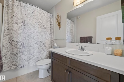 21711 99 Avenue Nw, Edmonton, AB - Indoor Photo Showing Bathroom