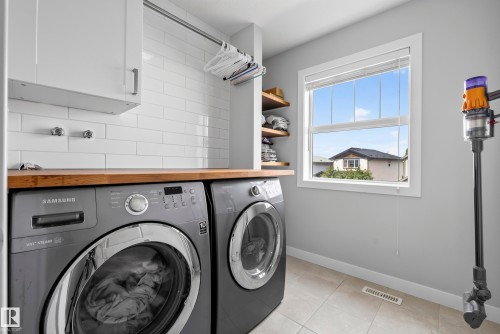 21711 99 Avenue Nw, Edmonton, AB - Indoor Photo Showing Laundry Room