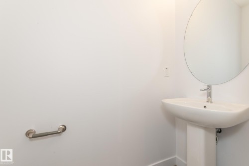 3607 James Mowatt Trail Sw, Edmonton, AB - Indoor Photo Showing Bathroom