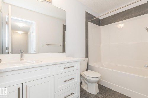 3607 James Mowatt Trail Sw, Edmonton, AB - Indoor Photo Showing Bathroom