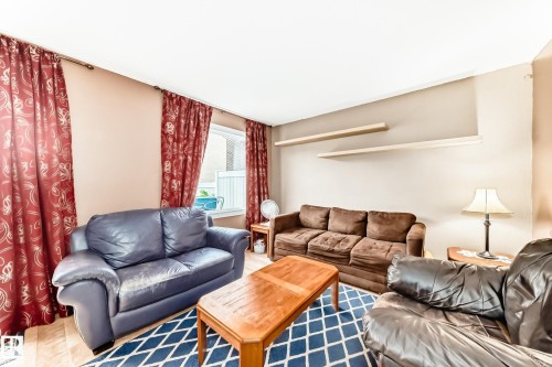 3151 139 Avenue Nw, Edmonton, AB - Indoor Photo Showing Living Room