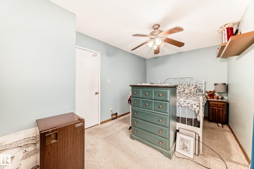 3151 139 Avenue Nw, Edmonton, AB - Indoor Photo Showing Bedroom