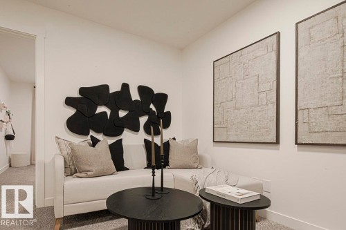 923 17 Avenue Nw, Edmonton, AB - Indoor Photo Showing Other Room