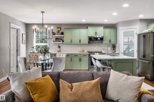 9804 145 Avenue Nw, Edmonton, AB - Indoor
