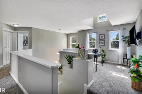 9804 145 Avenue Nw, Edmonton, AB - Indoor Photo Showing Other Room