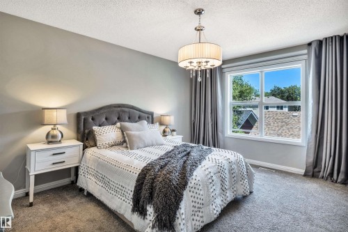 9804 145 Avenue Nw, Edmonton, AB - Indoor Photo Showing Bedroom