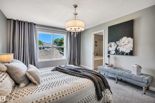 9804 145 Avenue Nw, Edmonton, AB - Indoor Photo Showing Bedroom