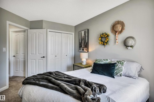 9804 145 Avenue Nw, Edmonton, AB - Indoor Photo Showing Bedroom