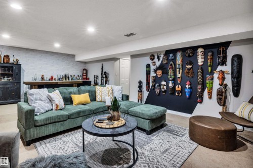 9804 145 Avenue Nw, Edmonton, AB - Indoor