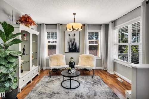 9804 145 Avenue Nw, Edmonton, AB - Indoor