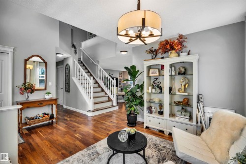 9804 145 Avenue Nw, Edmonton, AB - Indoor
