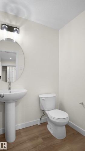 31 Emmett Way, Spruce Grove, AB - Indoor Photo Showing Bathroom