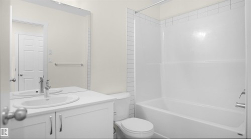 31 Emmett Way, Spruce Grove, AB - Indoor Photo Showing Bathroom