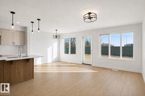 31 Emmett Way, Spruce Grove, AB - Indoor Photo Showing Other Room