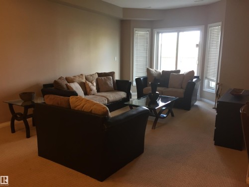 #111 4316 139 Av Nw, Edmonton, AB - Indoor Photo Showing Living Room