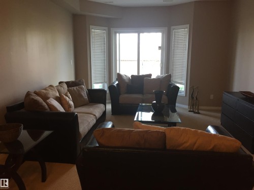 #111 4316 139 Av Nw, Edmonton, AB - Indoor Photo Showing Living Room
