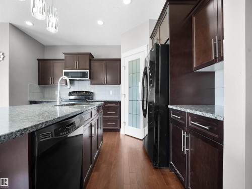 3623 15A Street Nw, Edmonton, AB - Indoor Photo Showing Kitchen