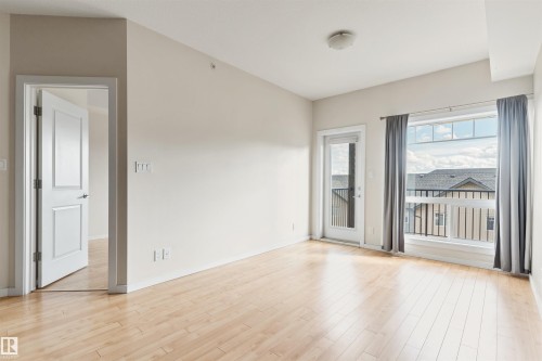 #401 9523 160 Av Nw, Edmonton, AB - Indoor Photo Showing Other Room
