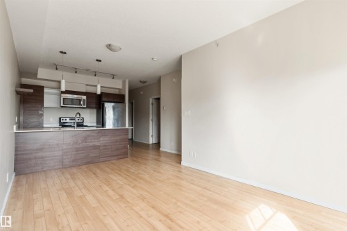#401 9523 160 Av Nw, Edmonton, AB - Indoor Photo Showing Kitchen