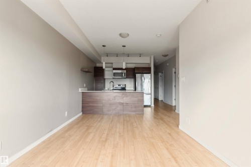 #401 9523 160 Av Nw, Edmonton, AB - Indoor Photo Showing Kitchen