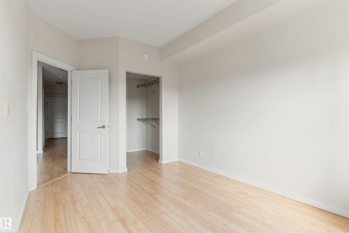 #401 9523 160 Av Nw, Edmonton, AB - Indoor Photo Showing Other Room