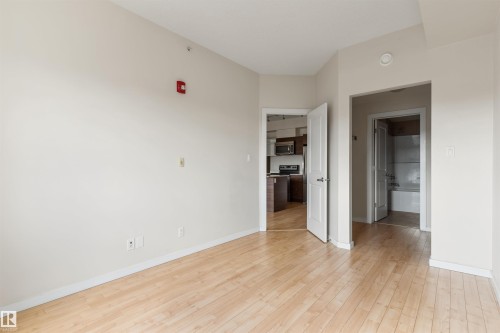 #401 9523 160 Av Nw, Edmonton, AB - Indoor Photo Showing Other Room