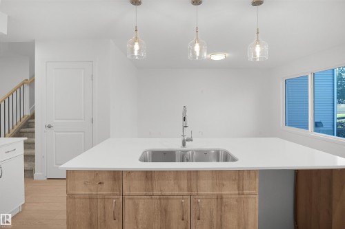 21 Emmett Way, Spruce Grove, AB - Indoor Photo Showing Kitchen