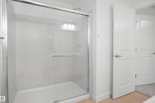 21 Emmett Way, Spruce Grove, AB - Indoor Photo Showing Bathroom
