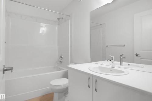 21 Emmett Way, Spruce Grove, AB - Indoor Photo Showing Bathroom