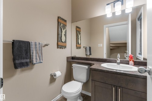 22107 88 Avenue Nw, Edmonton, AB - Indoor Photo Showing Bathroom