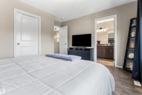 22107 88 Avenue Nw, Edmonton, AB - Indoor Photo Showing Bedroom